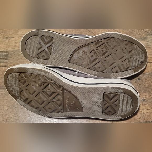 Hardly worn gray 9.5 Converse - Picture 9 of 10